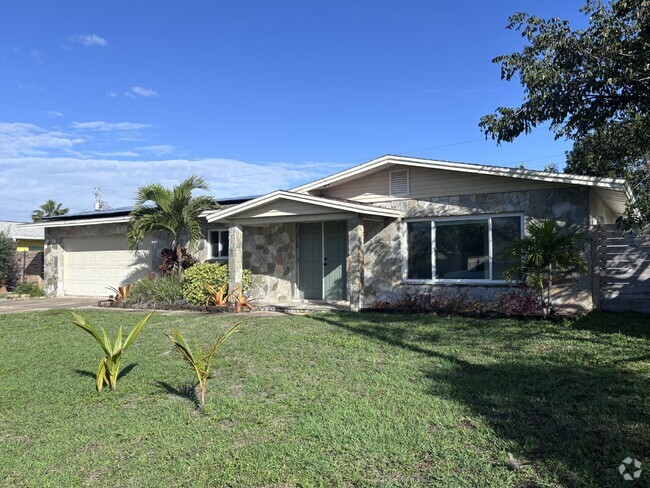 Building Photo - Coastal Living at its BEST Rental