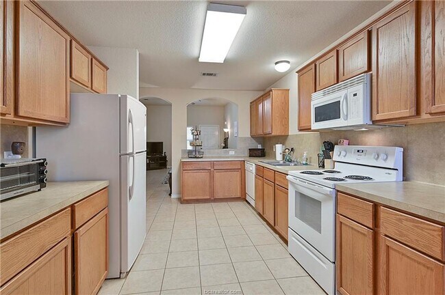 Photo - Available Aug 2026!! Great 3/3 Close to Everything!!