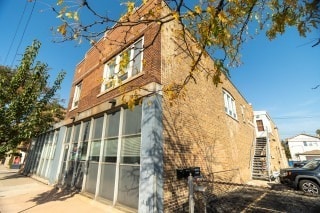 Building Photo - 5520 W Montrose Ave Unit 2S