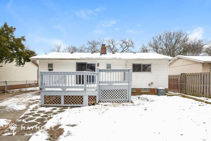 Photo - 930 Colonel Dr