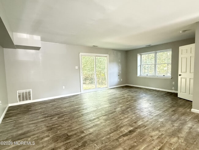 Photo - 207 E Winged Foot Ct