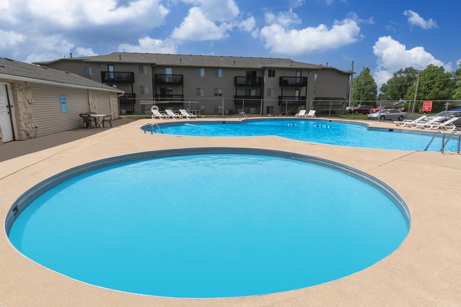 Wading Pool - Quail Ridge East Apartments