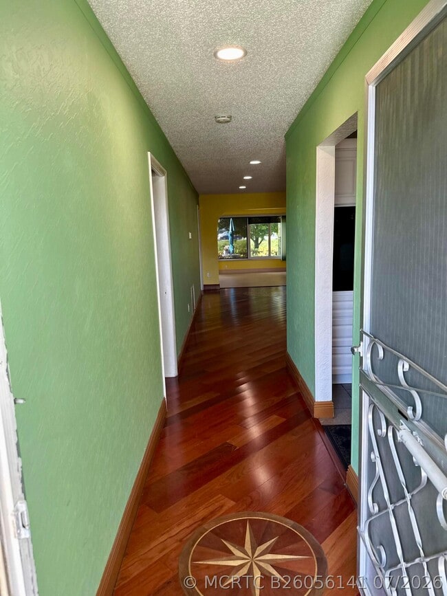 Photo - 2886 Fernley Dr E