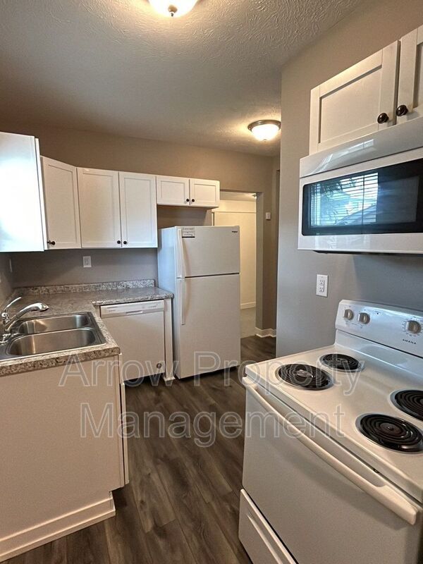 Photo - 3032 Y St