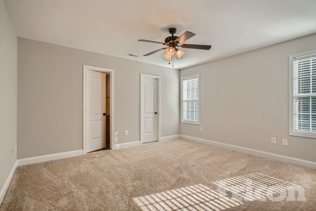 Photo - 340 Belvedere Dr NW