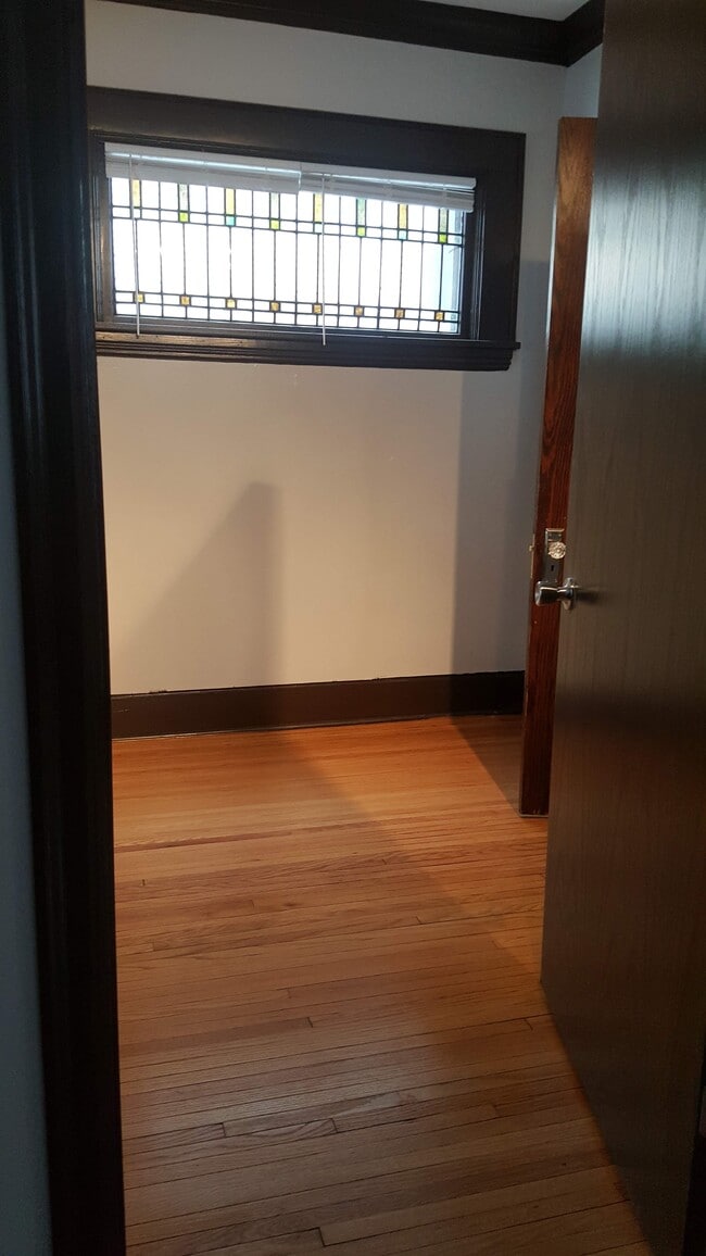 dormitorio delantero contiguo al porche - 3300 1st Ave S