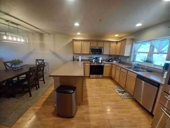 Photo - 811 Castello Ave