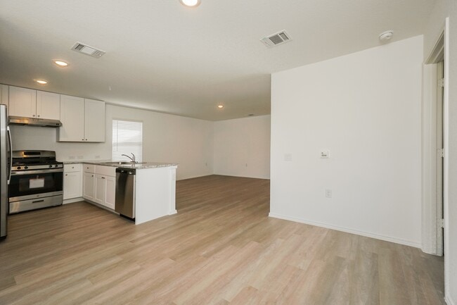 Photo - 11938 Fuzzy Path