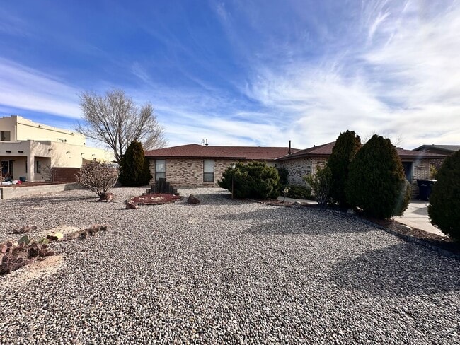 Photo - Move-In Special: ½ OFF First Month’s Rent! 3 Bedroom 2 Bathroom 2109 Sqft