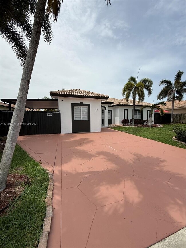 Photo - 1407 SE 6th St