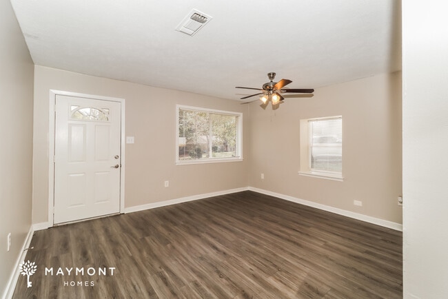 Photo - 421 Monica Ln