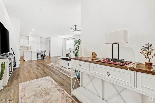Building Photo - 2734 Fantoni St Rental