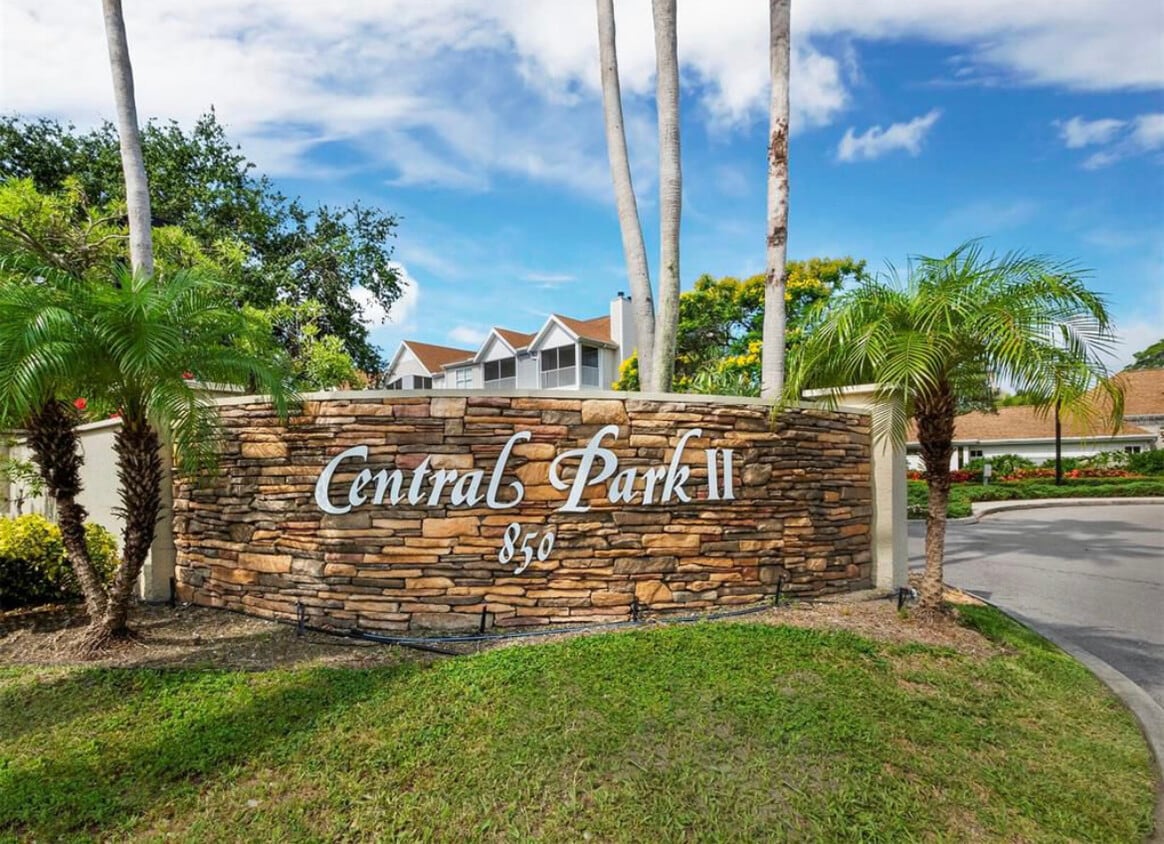 Photo - 850 S Tamiami Trl (Sarasota, FL)