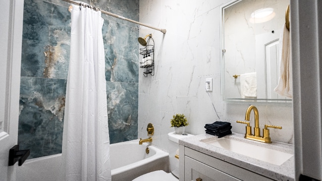 Photo - 836 Marshall St