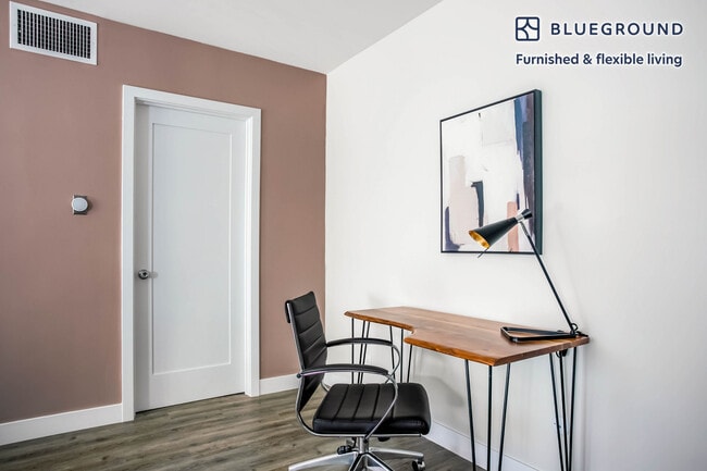 Photo - 17200 Burbank Blvd Unit FL2-ID949