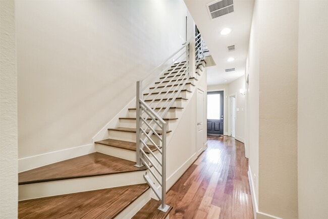 Photo - 5425 Hidalgo St