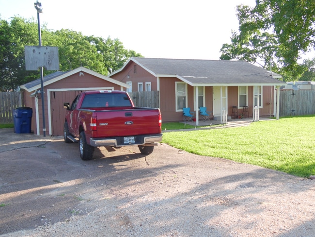 Building Photo - 118 Robinson Rd