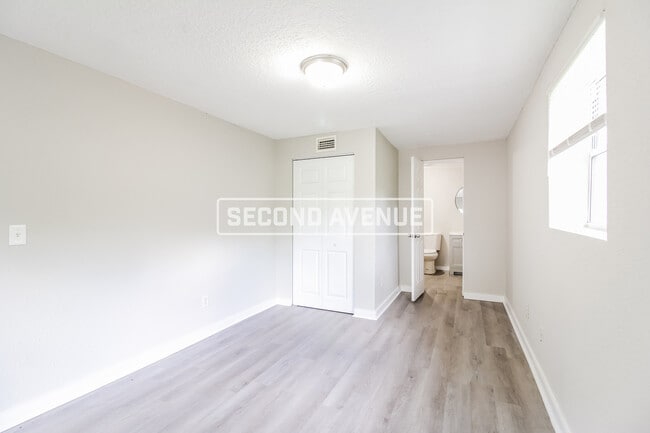 Photo - 2646 Lantana Ave