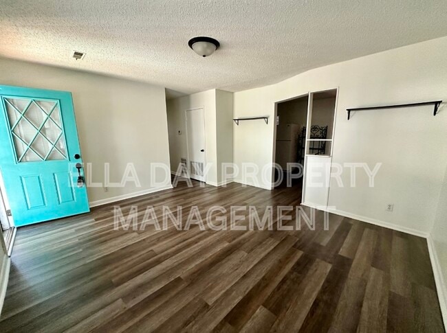 Photo - 1815 E Gary St