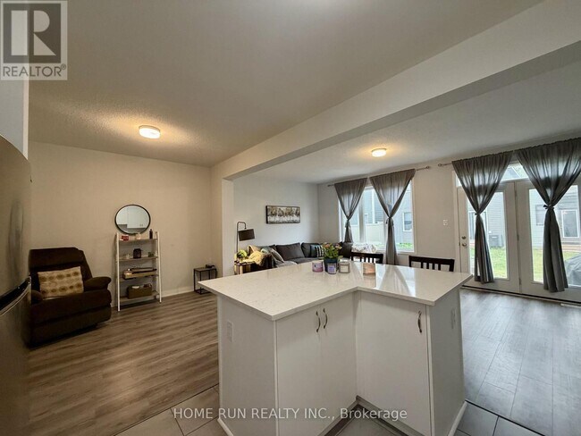 Photo - 216 Billrian Cres