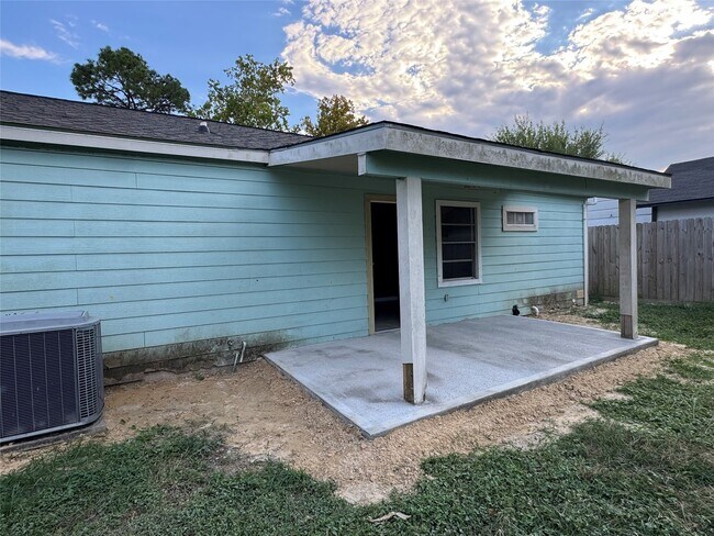 Photo - 2125 Kingsdale Dr