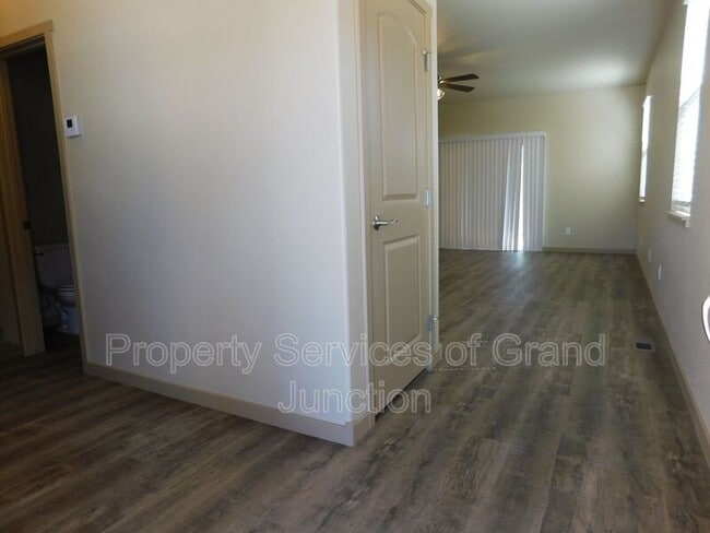 Photo - 590 Treviso Ct