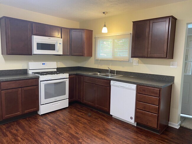 Photo - 379 Rosemont Ave