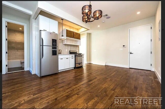 Photo - Stockholm Street Unit 2R