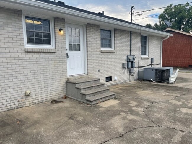 Building Photo - 141 Quita Cir Unit 141 Quita Circle A