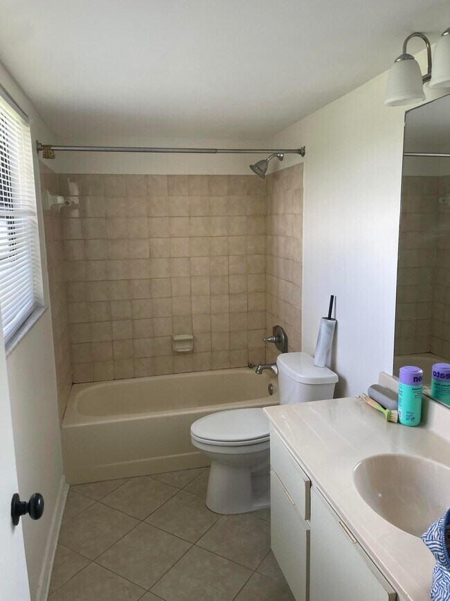 Photo - 2013 NE Collins Cir Unit 50