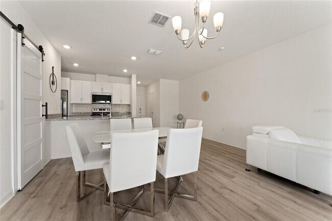 Photo - 697 Stoney Pointe Cir