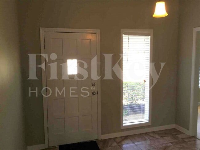 Photo - 2000 Littlemore Dr