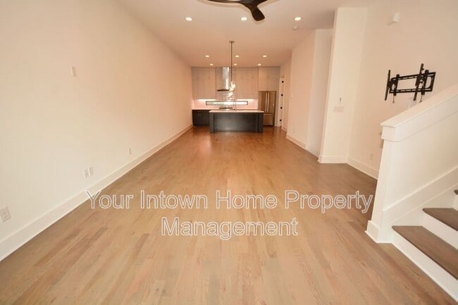 Photo - 550 N Highland Ave NE