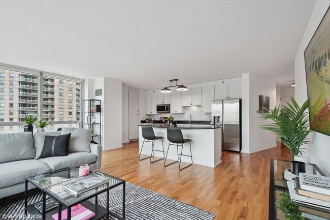 Photo - 33 W Ontario St Unidad 25B