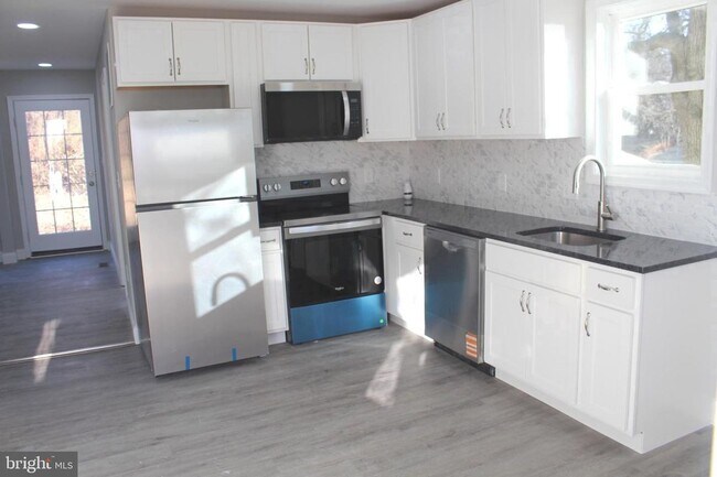 Photo - 7967 Foster Ave