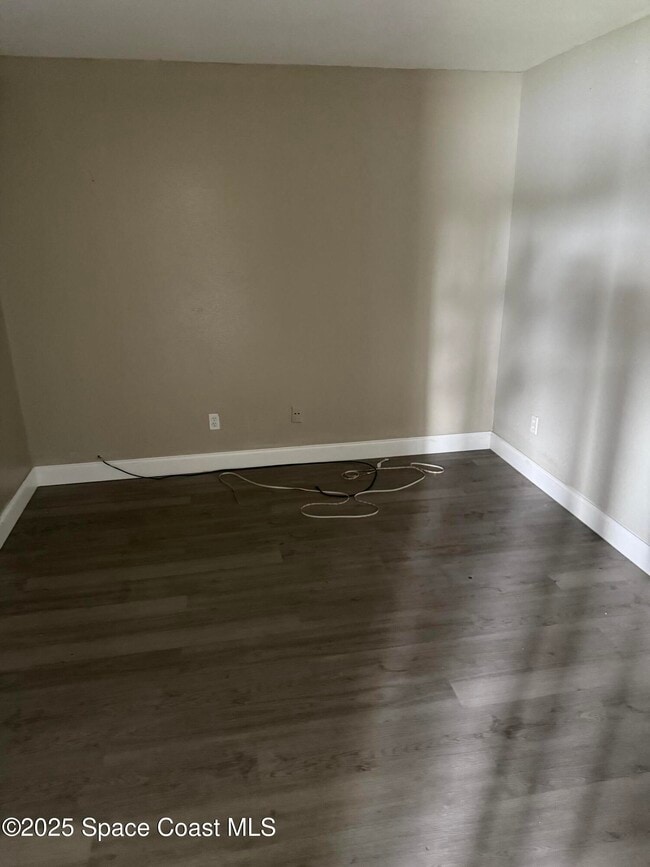 Photo - 324 Emerson Dr NW