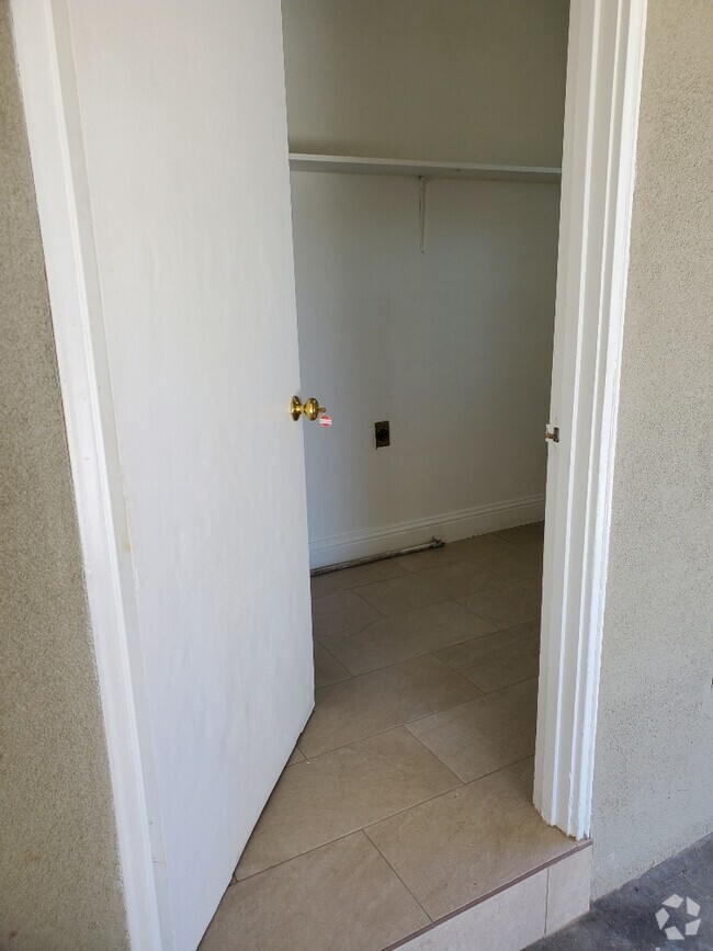 Building Photo - 2548 S Watson St Rental