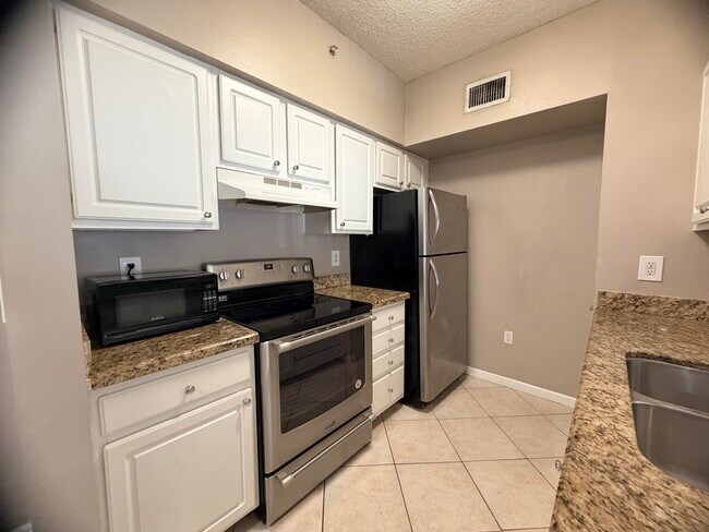 Photo - 11661 W Atlantic Blvd Unidad 1026
