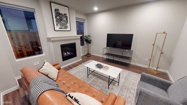 Photo - 1 br, 1 bath House - 4058 SE Holgate Blvd ...