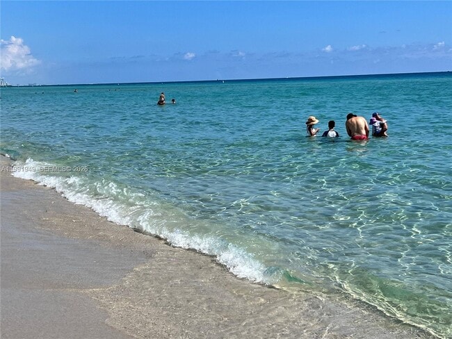 Building Photo - 9172 Collins Ave Unit 305