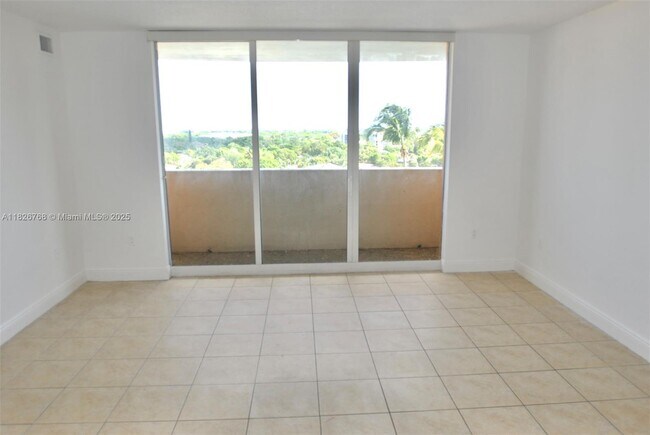 Photo - 3232 SW 22nd Ter Unidad 1008