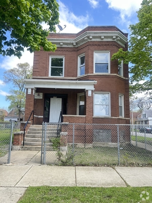 Building Photo - 5759 S Wolcott Ave Rental