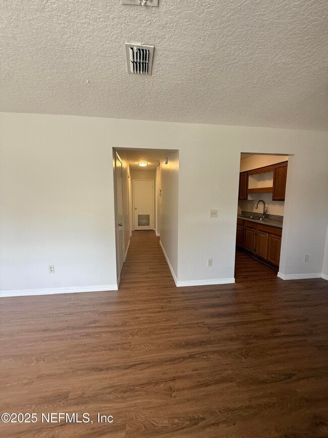 Photo - 459 Bentwood Ln