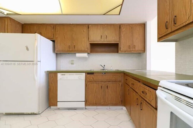 Photo - 1351 NE Miami Gardens Dr Unit 1001E