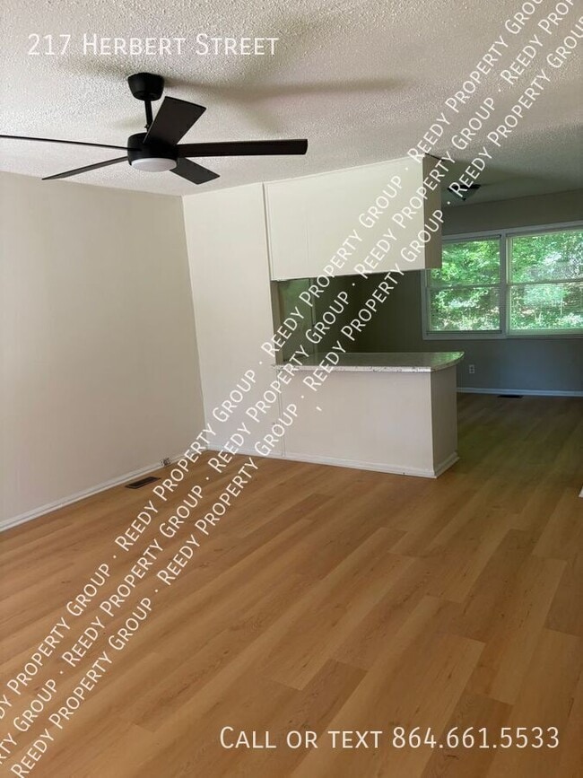 Photo - 217 Herbert St