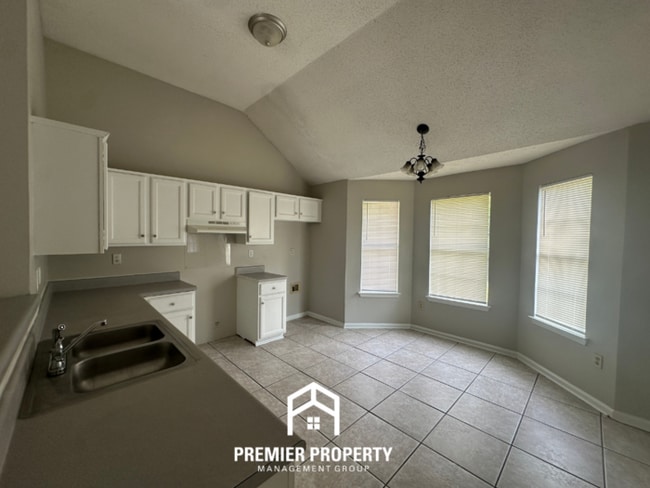 Photo - 6994 Manslick Rd