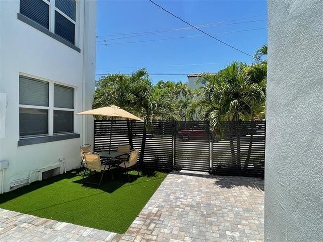 Photo - 1505 SE 2nd Ct Unidad 2