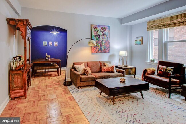 Photo - 2515 K St NW Unidad 210
