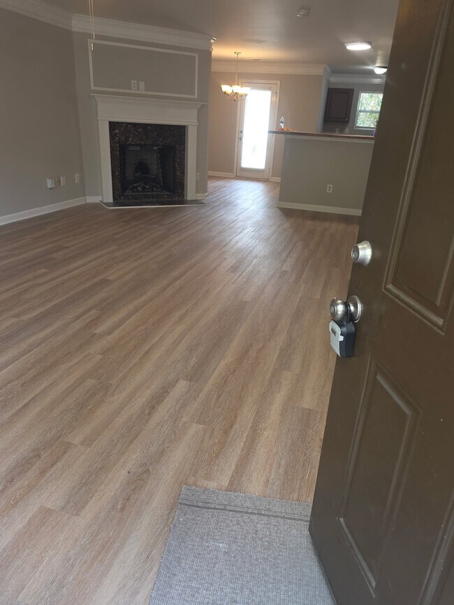 Photo - 863 Crestwell Cir