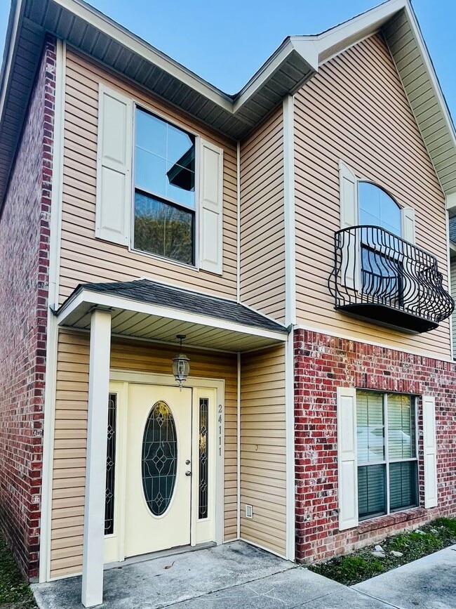 Townhome: Chateau de Chene - Townhome: Chateau de Chene